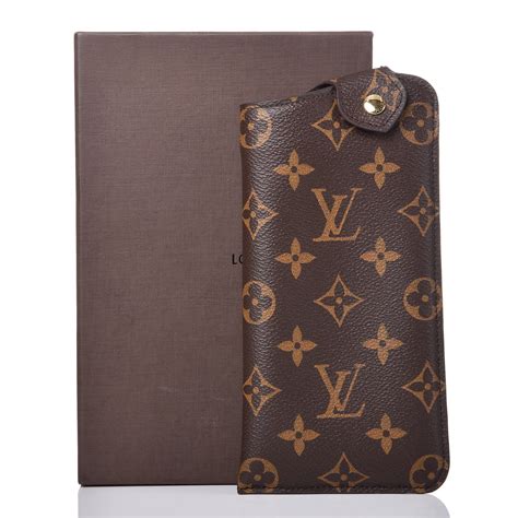 louis vuitton sunglass case mm|louis vuitton sunglass pouch.